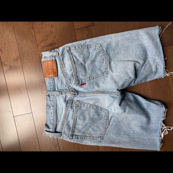 Levi’s Shorts - Picture 3 of 3